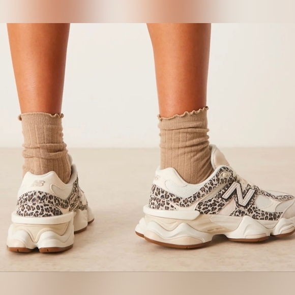 Rare New Balance 9060 Women's  Leopard Sneakers - Picture 2 of 4